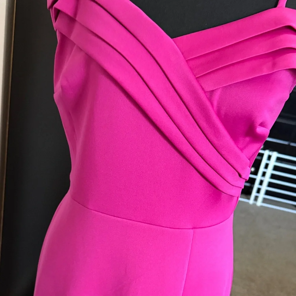 Strapless Magenta Dress 
Can be worn for formal or semi formal - Picture 3 of 5